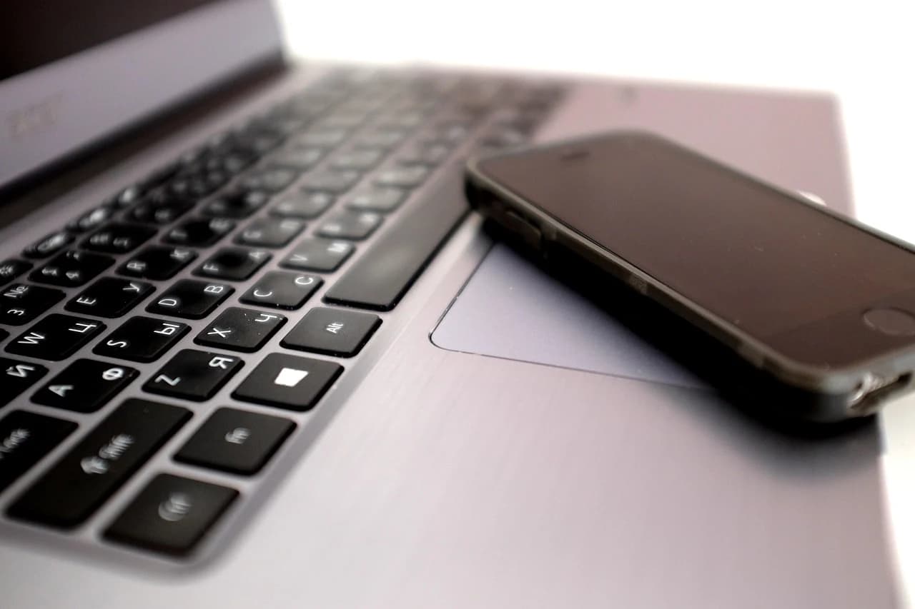 laptop, computer, keyboard, business, technology, phone, notebook, telephone, mobile, communication, internet, pc, office, white, black, mobile phone, key, work, equipment, isolated, desk, display, nobody, screen, data